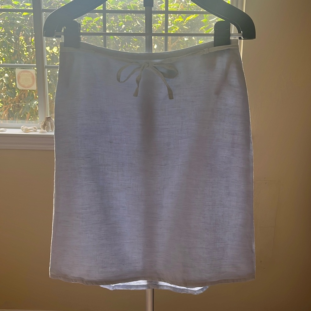 H&M knee-length light blue linen skirt size 8 (runs small)